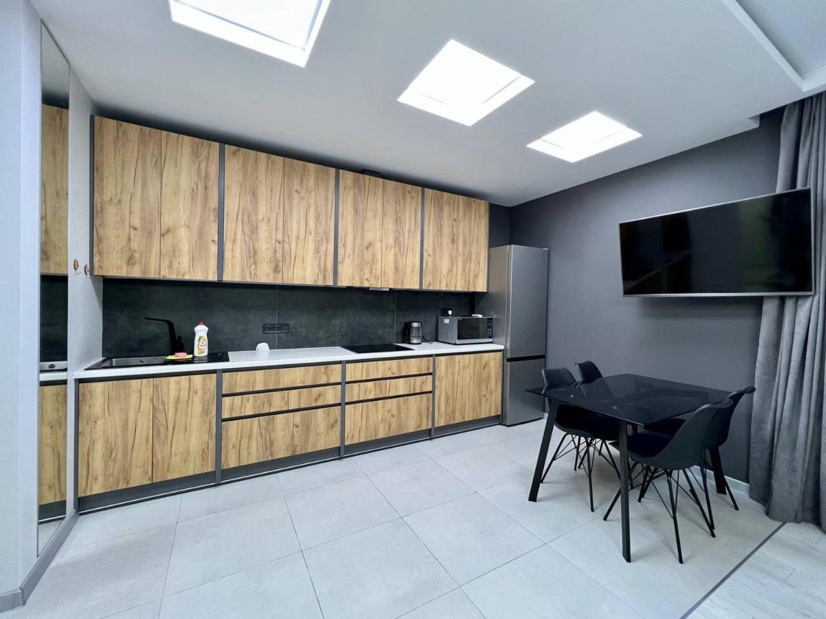 44 Pearl Stylish 1-Bedroom Apartment Odesa Exterior photo