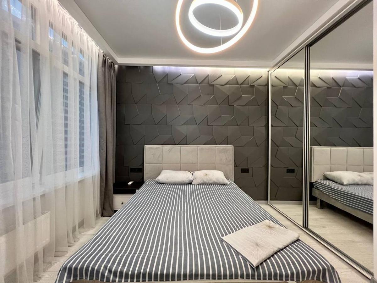 44 Pearl Stylish 1-Bedroom Apartment Odesa Exterior photo
