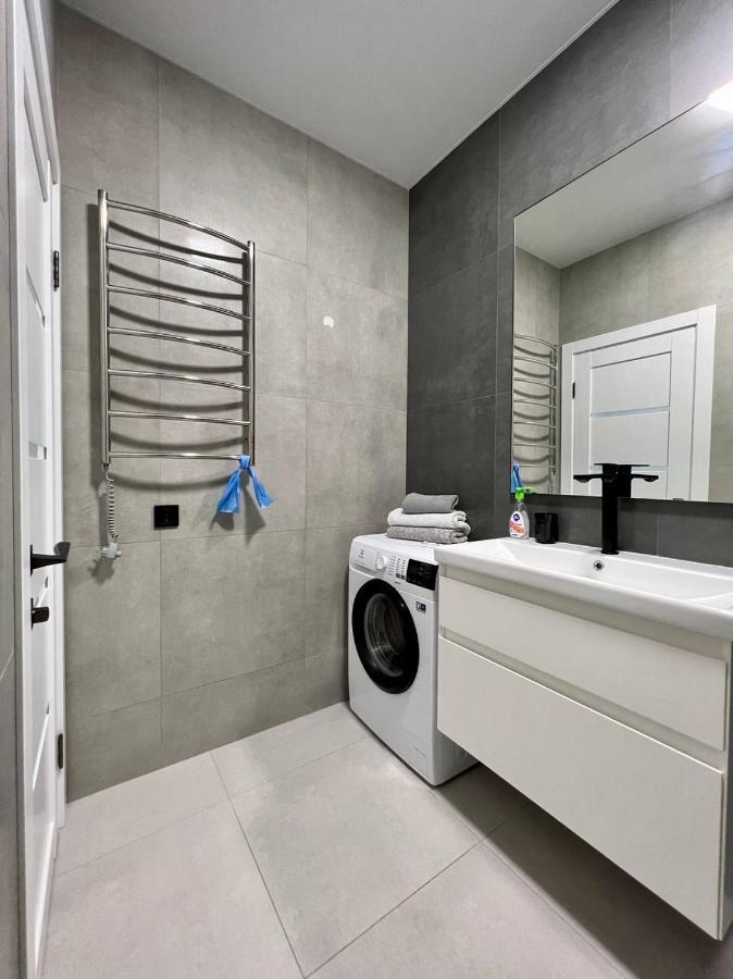 44 Pearl Stylish 1-Bedroom Apartment Odesa Exterior photo